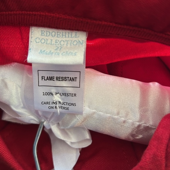 Edgehill Collection Pajama Set. - Picture 7 of 8